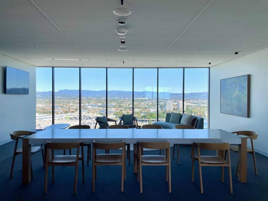 Luxury Stunning Riverview 1 Bedroom Apt 479F Gold Coast Bagian luar foto