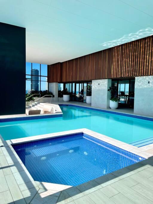 Luxury Stunning Riverview 1 Bedroom Apt 479F Gold Coast Bagian luar foto